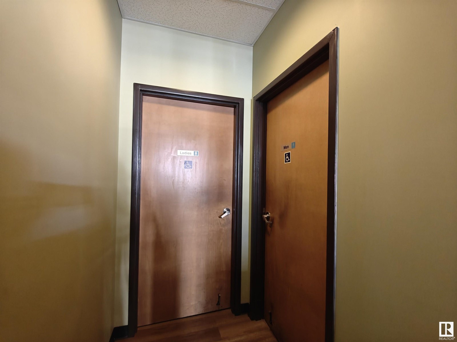 Photo 13 of 8724 109 St Nw, Edmonton AB