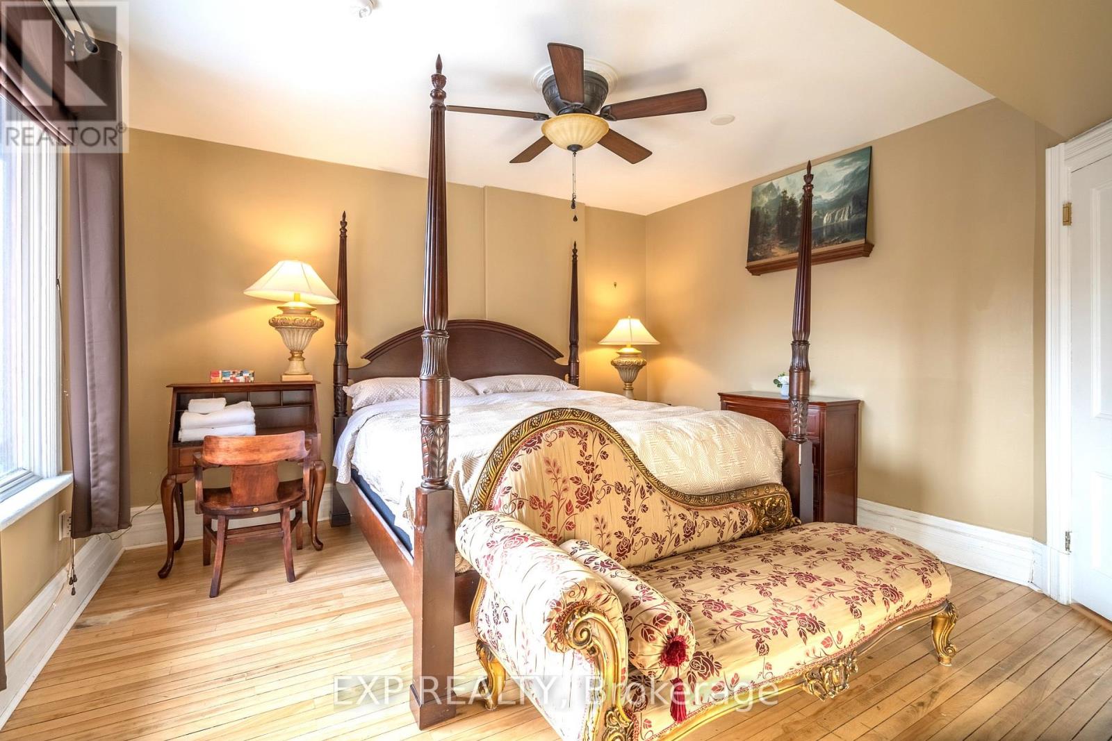 Photo 31 of 431 Gilmour Street, Ottawa ON