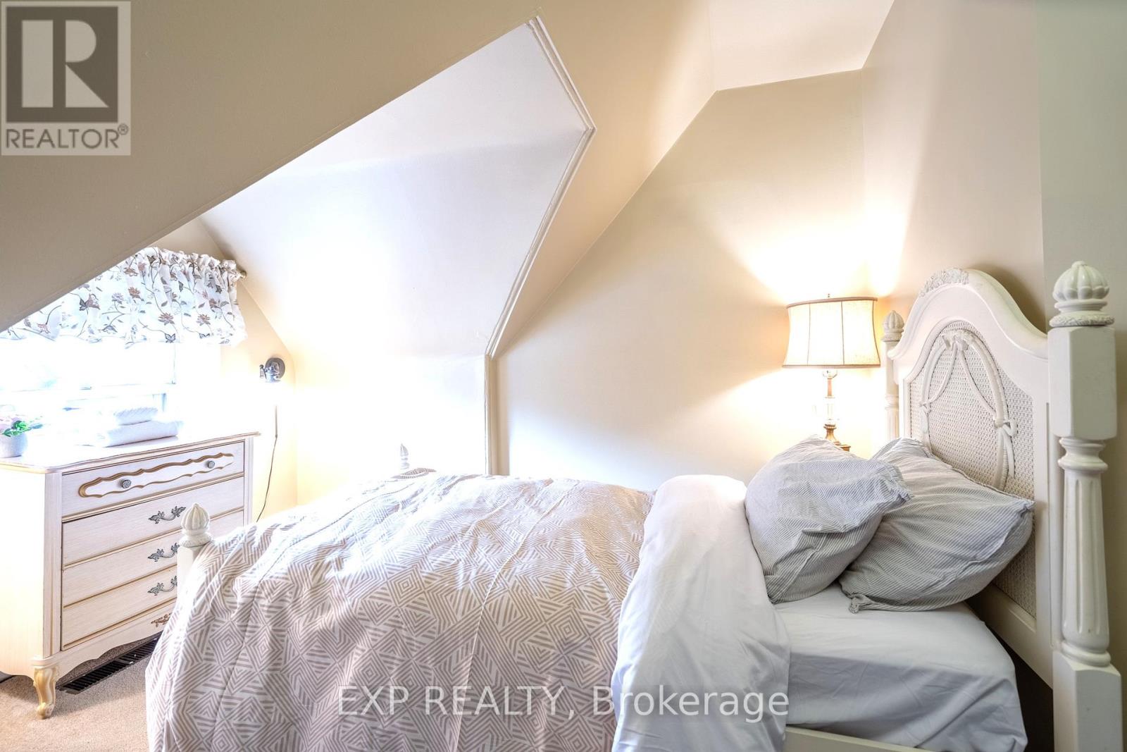 Photo 24 of 431 Gilmour Street, Ottawa ON