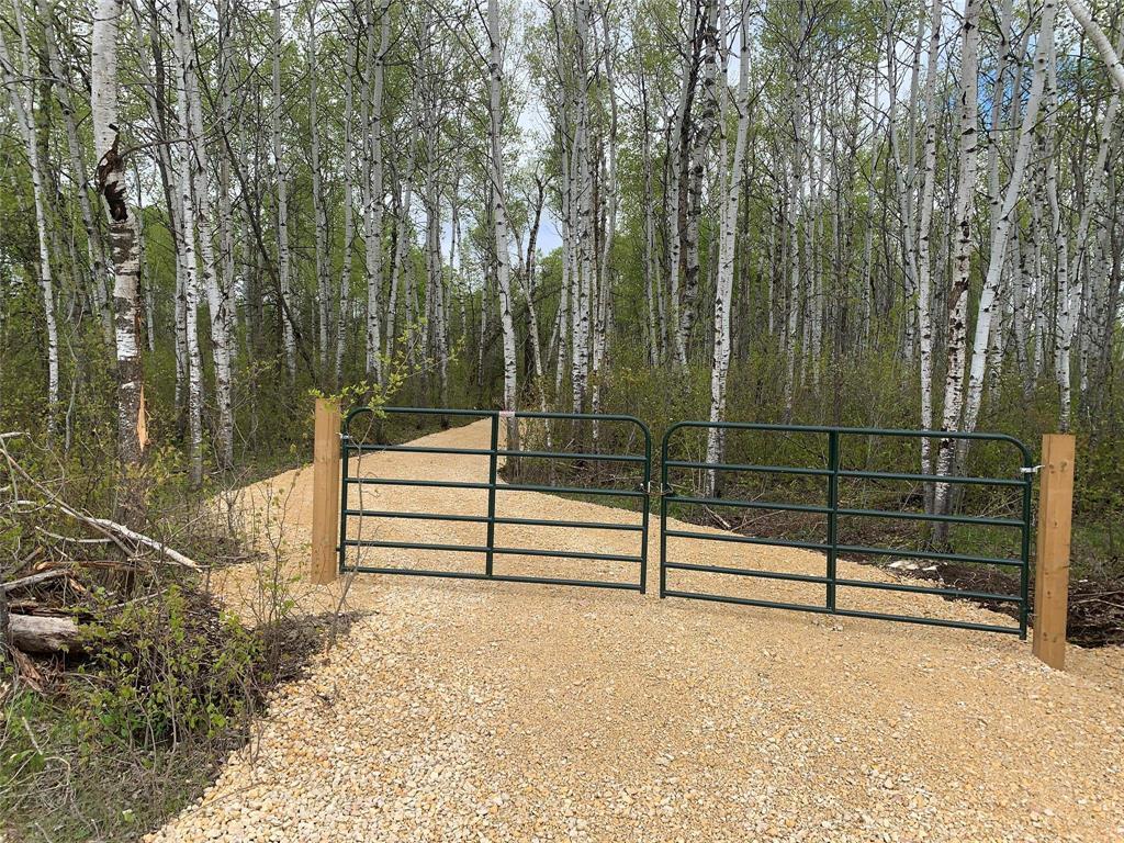 Photo 5 of 173237 110 Road, Fraserwood MB