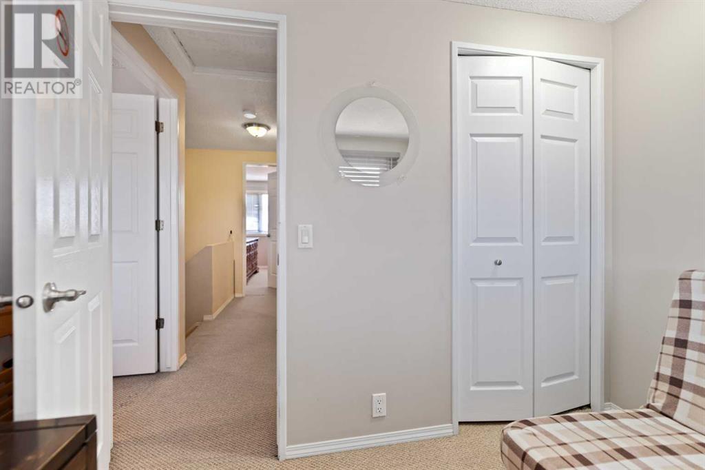 Single Family House for Sale in A Fonda Green SE Forest Heights Calgary 