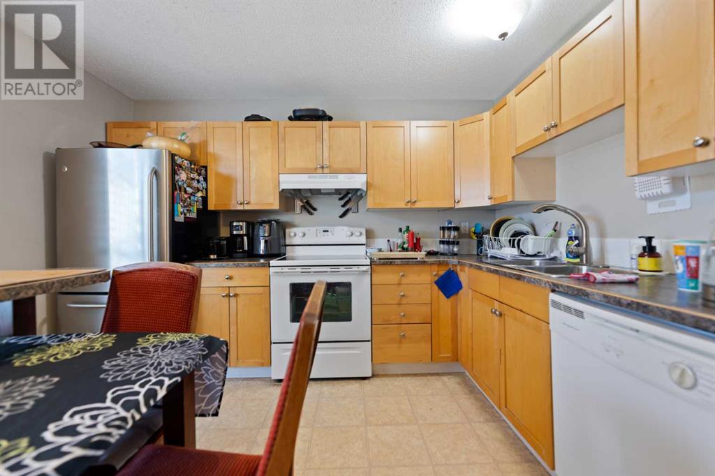Single Family House for Sale in A Fonda Green SE Forest Heights Calgary 