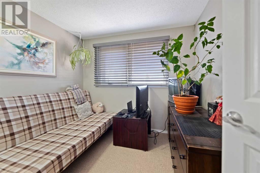 Single Family House for Sale in A Fonda Green SE Forest Heights Calgary 