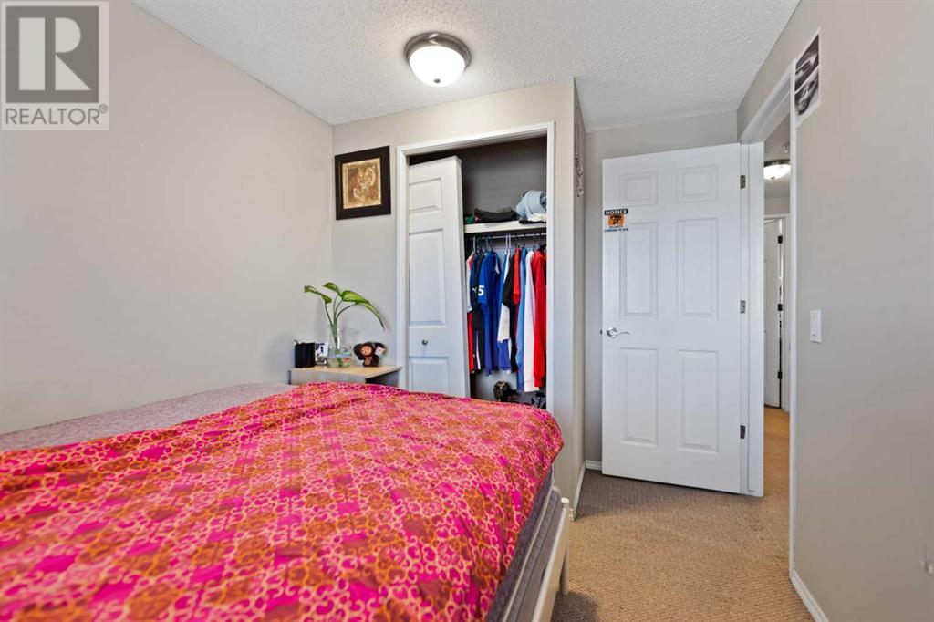 Single Family House for Sale in A Fonda Green SE Forest Heights Calgary 