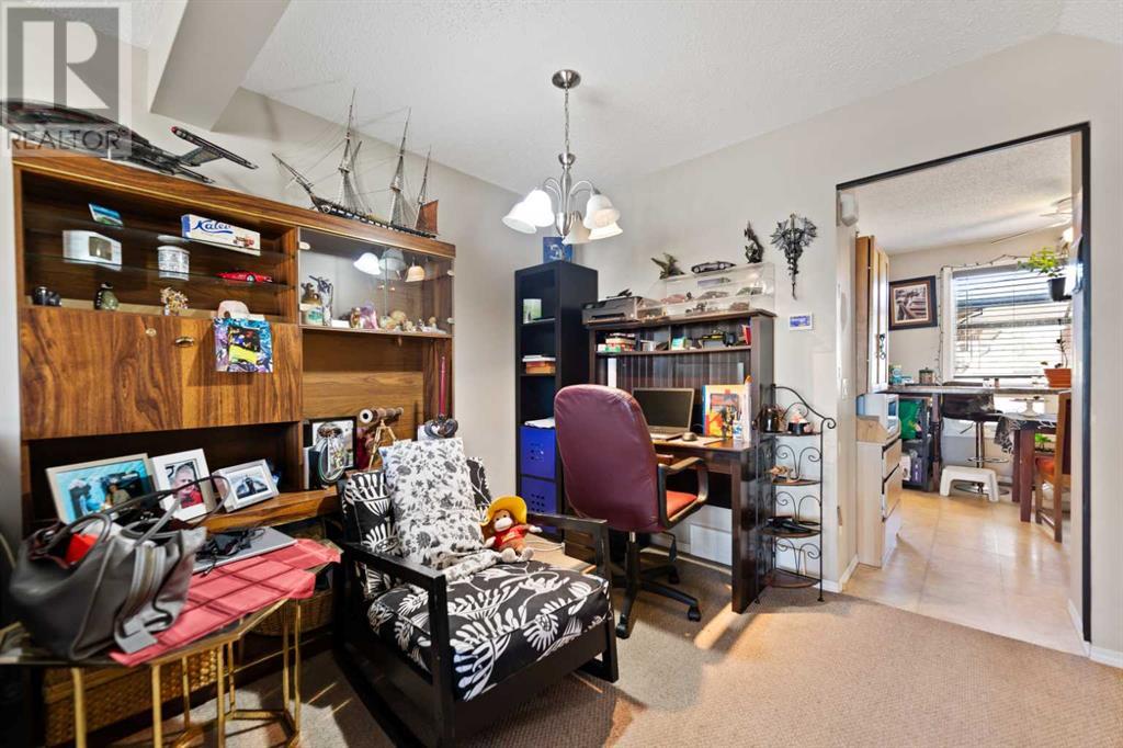 Single Family House for Sale in A Fonda Green SE Forest Heights Calgary 