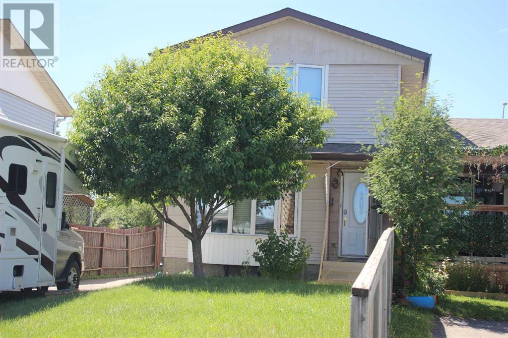 Single Family House for Sale in A Fonda Green SE Forest Heights Calgary 