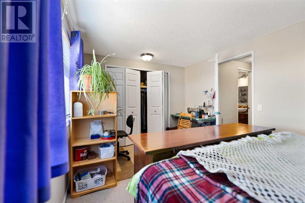 Single Family House for Sale in A Fonda Green SE Forest Heights Calgary 
