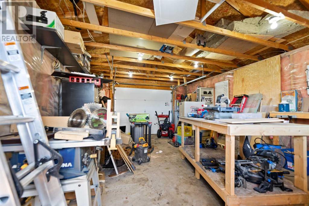 Single Family House for Sale in A Fonda Green SE Forest Heights Calgary 