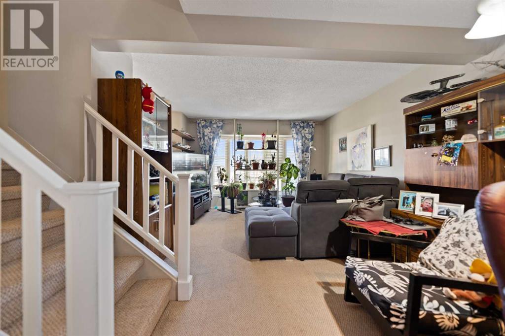 Single Family House for Sale in A Fonda Green SE Forest Heights Calgary 