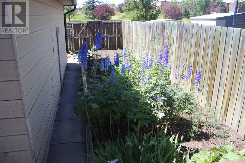 Single Family House for Sale in A Fonda Green SE Forest Heights Calgary 