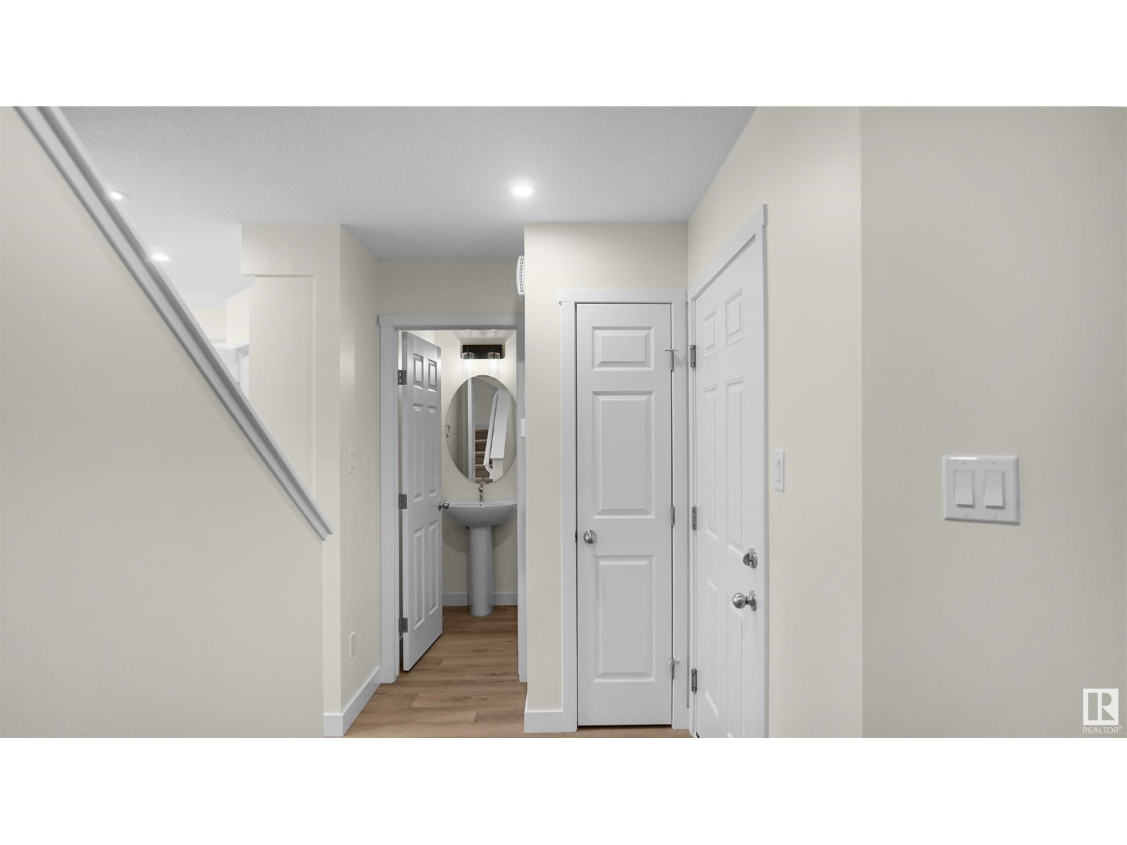 Photo 9 of 8899 Carson Wy Sw, Edmonton AB