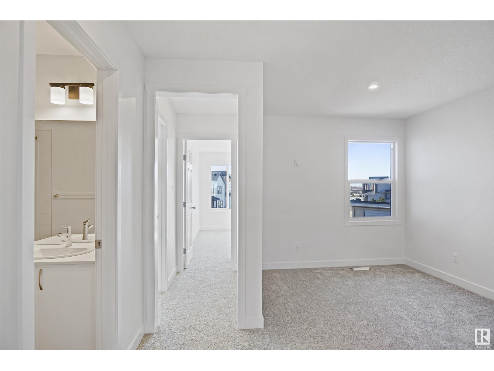 Photo 14 of 17627 46 St Nw, Edmonton AB