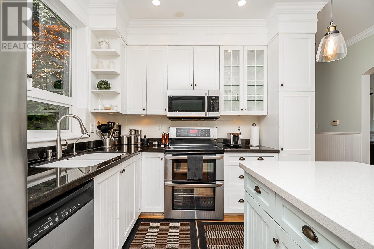 Photo 10 of 767 Edgar Avenue, Coquitlam BC