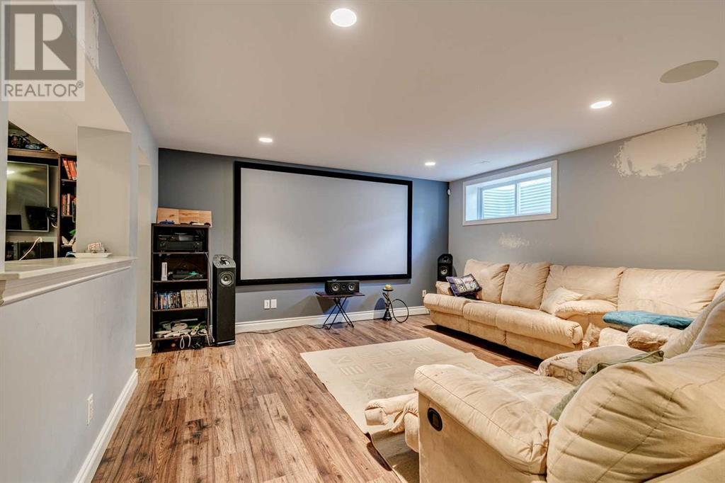 Single Family House for Sale in   Strathlea Common SW Strathcona Park Calgary 