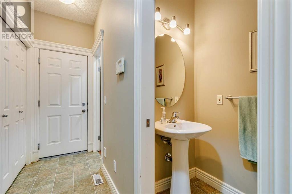 Single Family House for Sale in   Strathlea Common SW Strathcona Park Calgary 