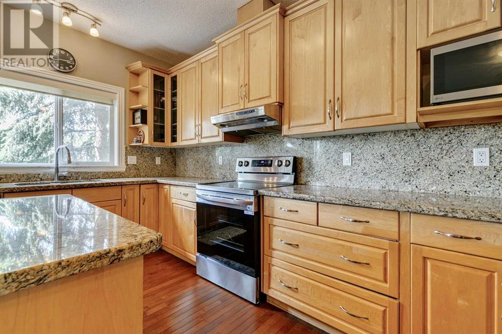 Single Family House for Sale in   Strathlea Common SW Strathcona Park Calgary 