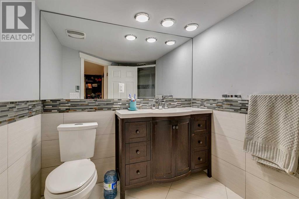 65, 39 Strathlea Common SW, Calgary, Alberta