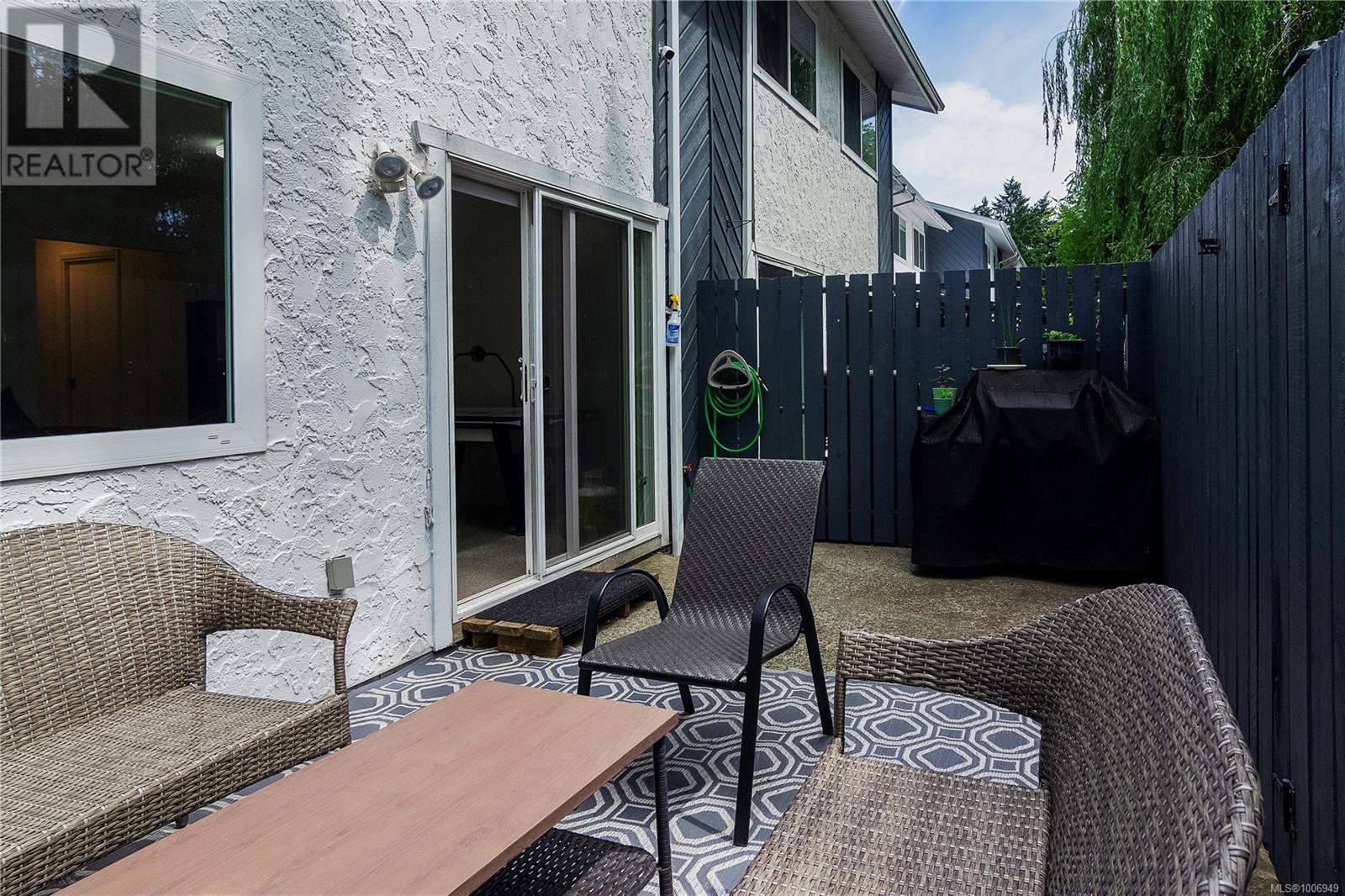 Photo 15 of 2 230 Wakesiah Ave, Nanaimo BC