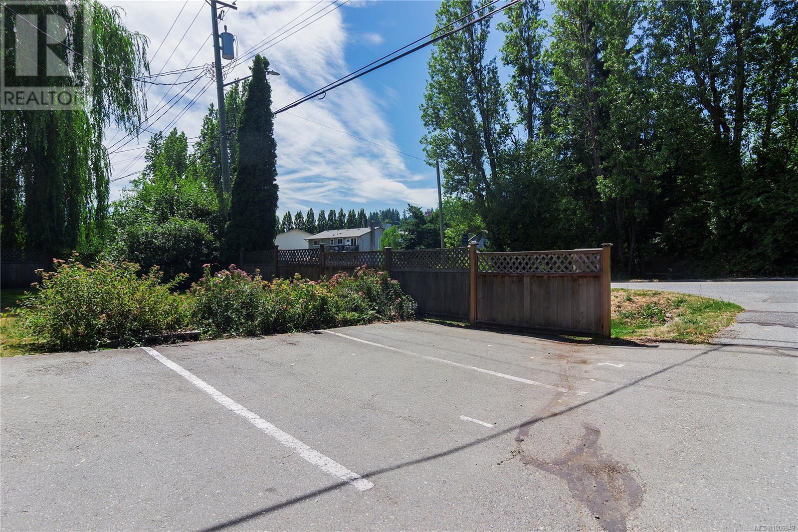 Photo 22 of 2 230 Wakesiah Ave, Nanaimo BC
