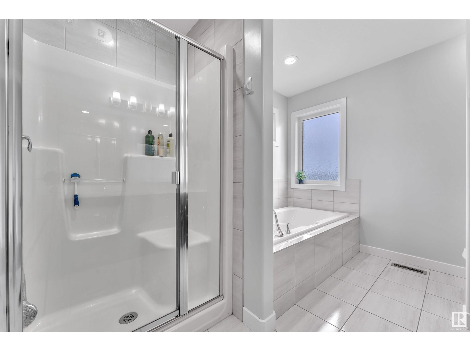 Photo 42 of 2217 56 St Sw, Edmonton AB