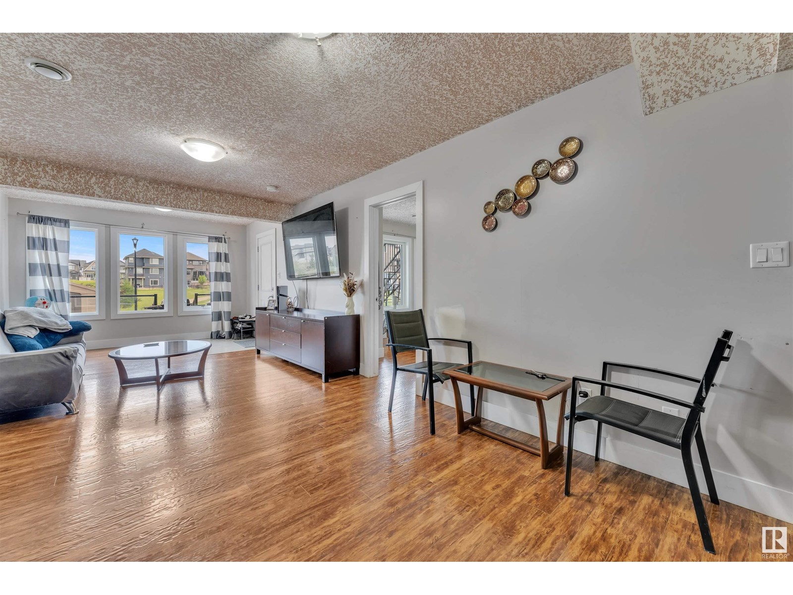 Photo 11 of 2217 56 St Sw, Edmonton AB