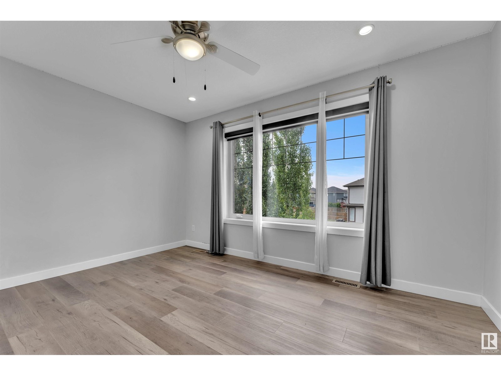Photo 39 of 2217 56 St Sw, Edmonton AB