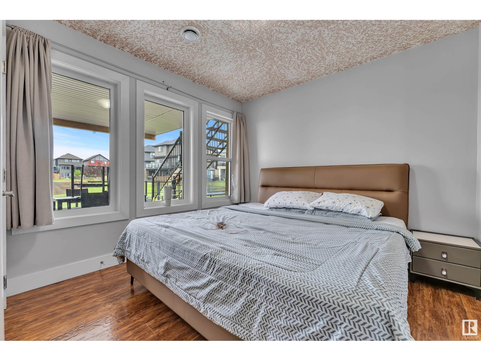 Photo 57 of 2217 56 St Sw, Edmonton AB