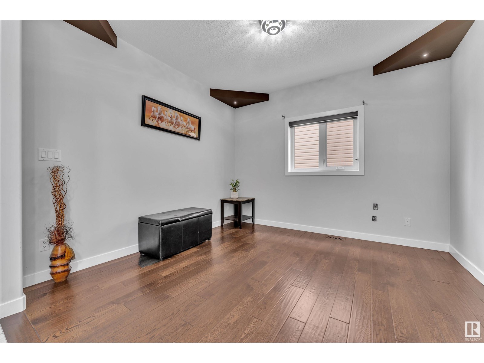 Photo 18 of 2217 56 St Sw, Edmonton AB