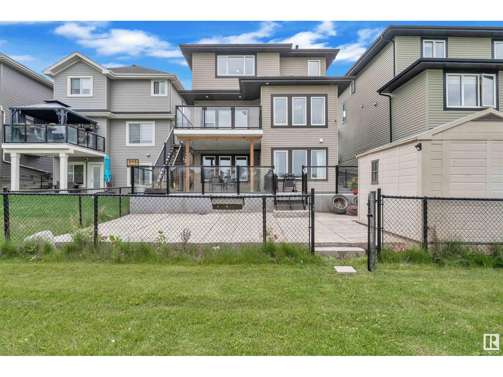 Photo 5 of 2217 56 St Sw, Edmonton AB