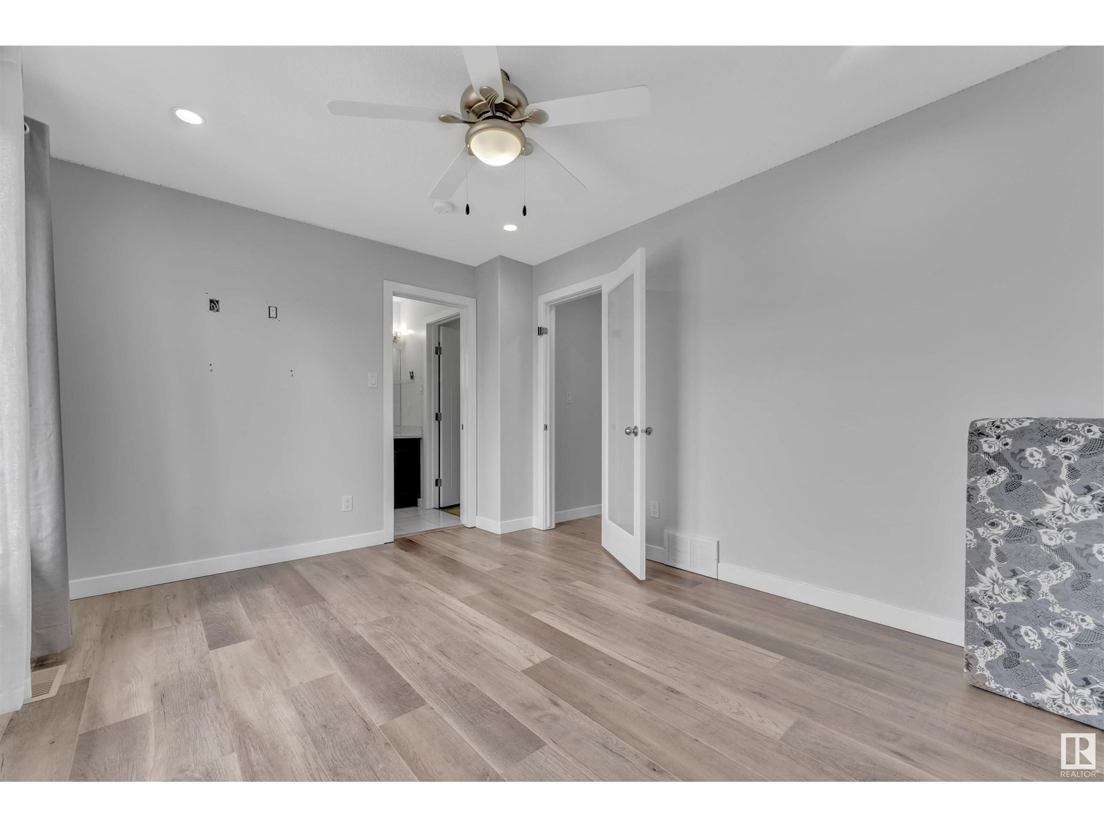 Photo 34 of 2217 56 St Sw, Edmonton AB