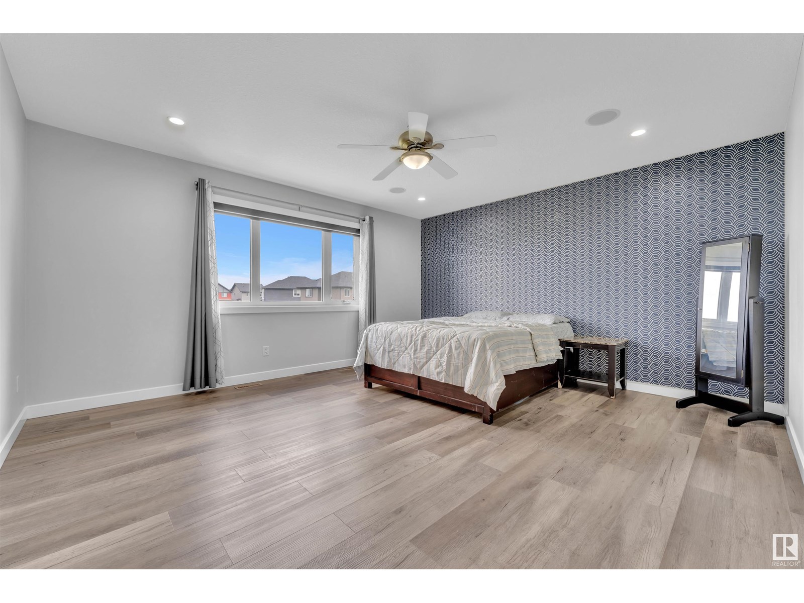 Photo 56 of 2217 56 St Sw, Edmonton AB