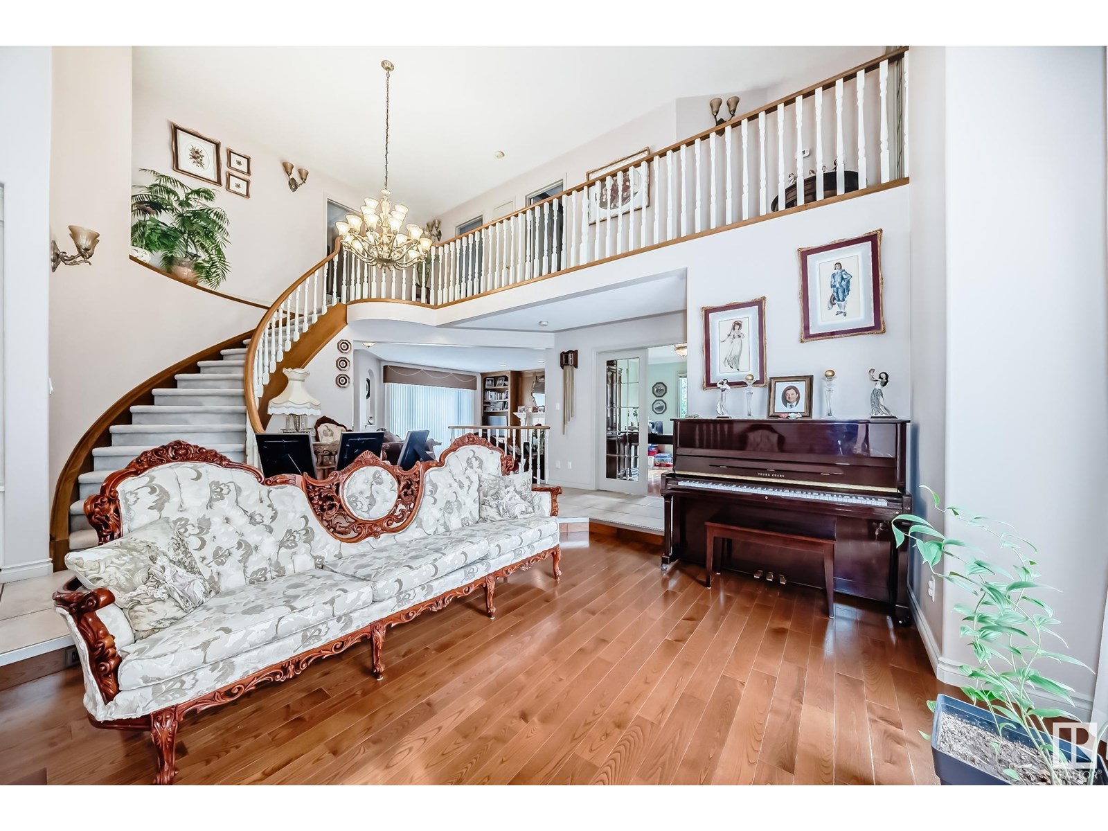 Photo 11 of 17416 53 Av Nw, Edmonton AB