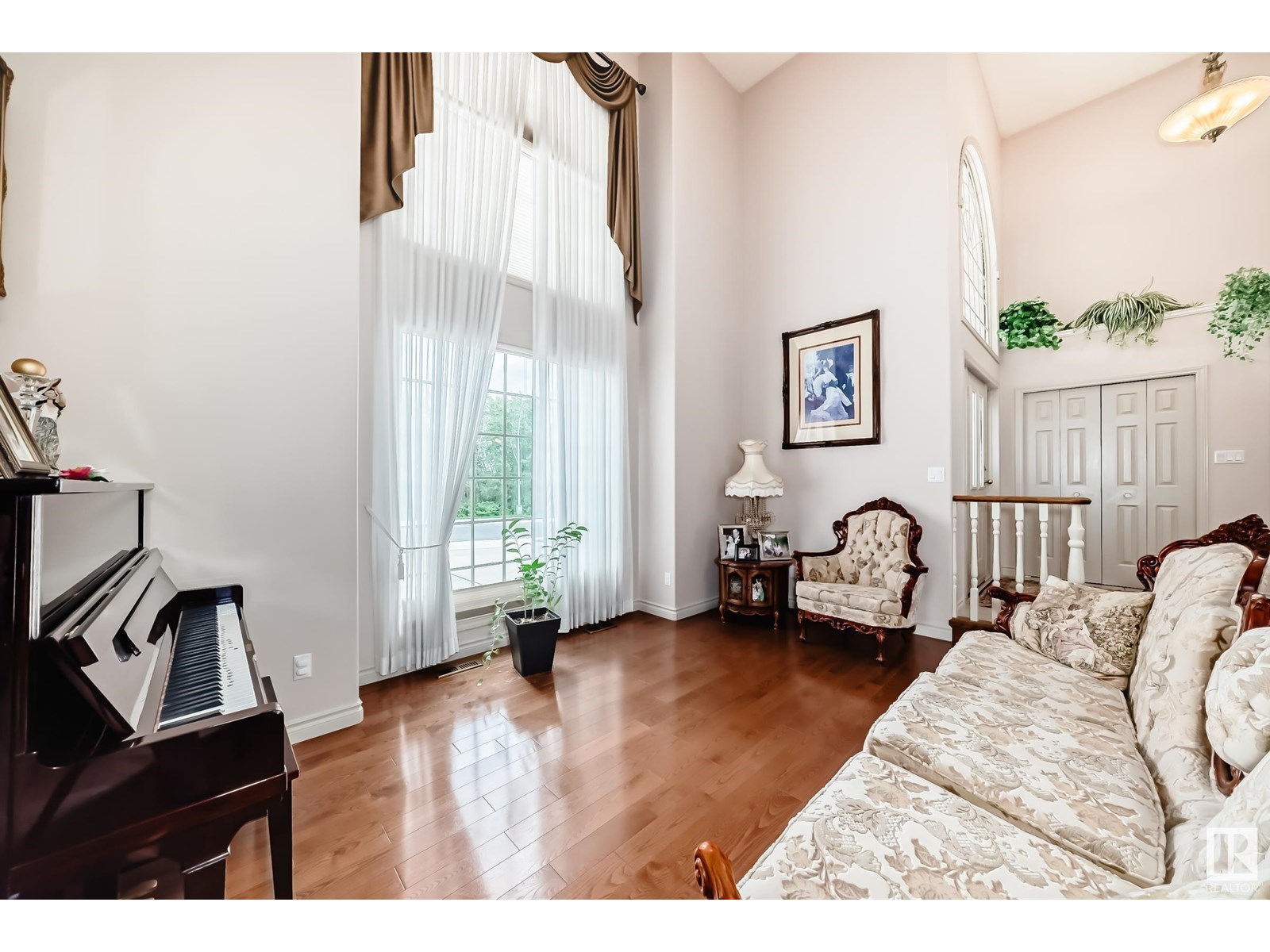 Photo 13 of 17416 53 Av Nw, Edmonton AB