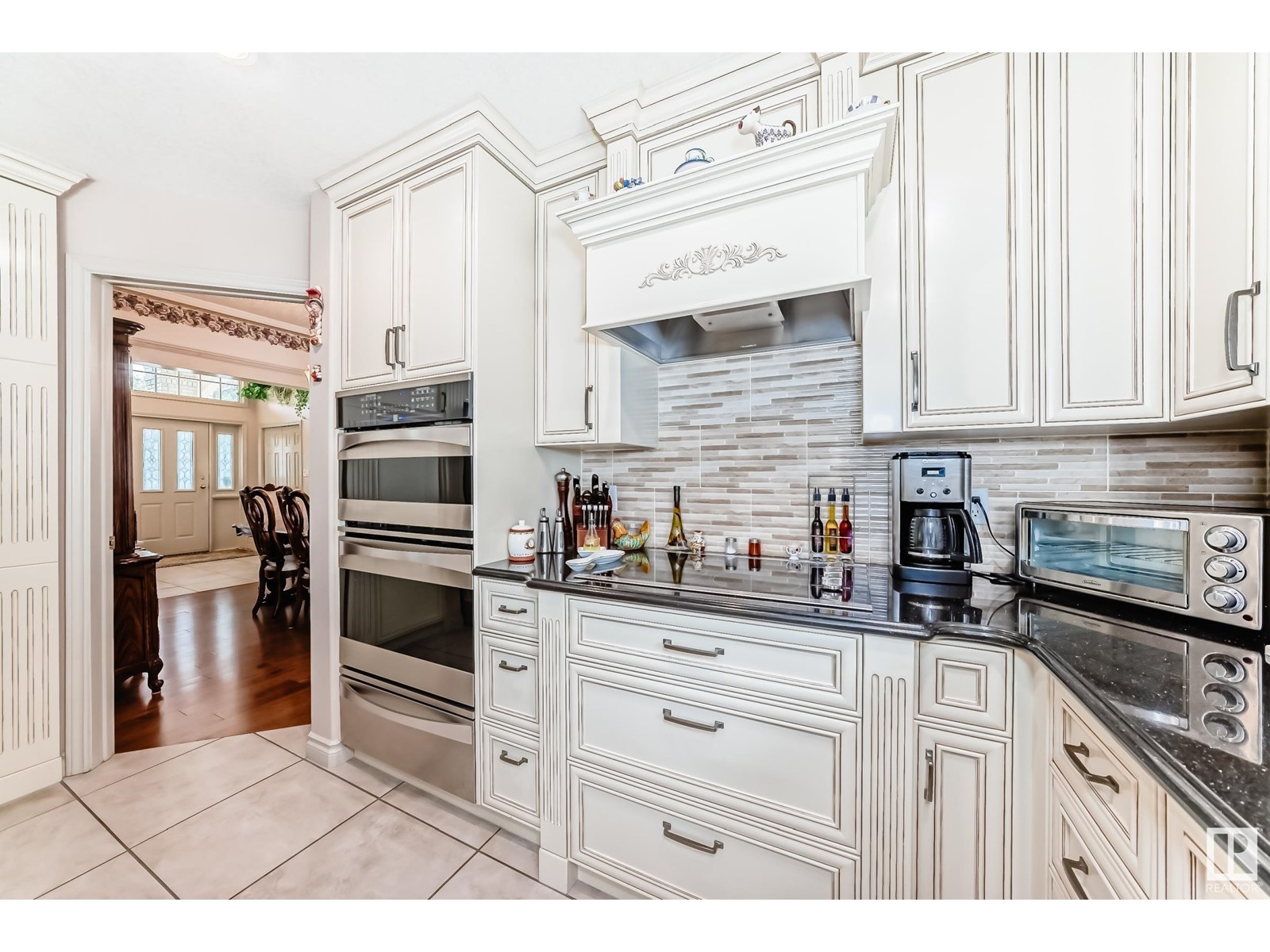 Photo 16 of 17416 53 Av Nw, Edmonton AB