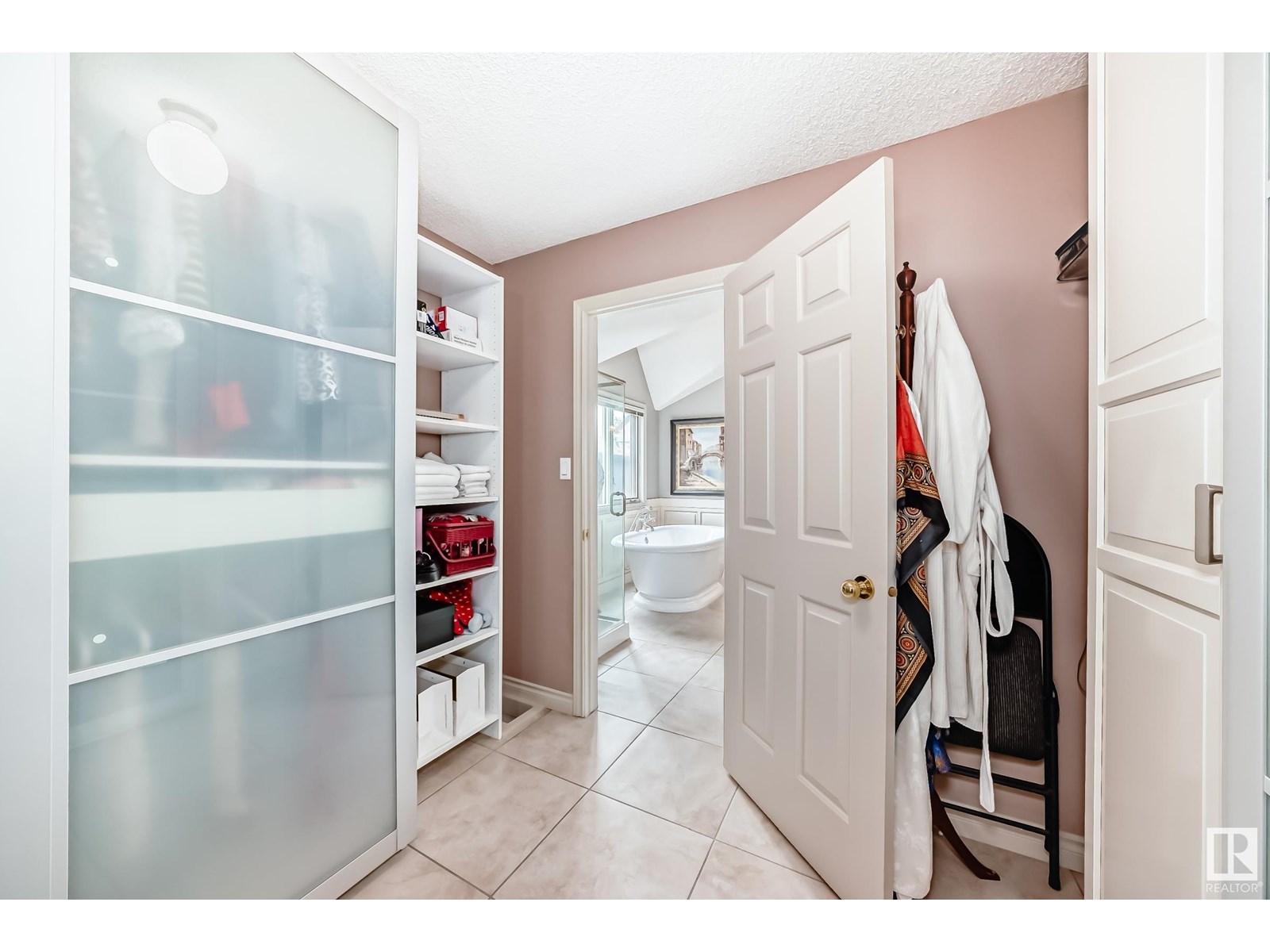 Photo 40 of 17416 53 Av Nw, Edmonton AB