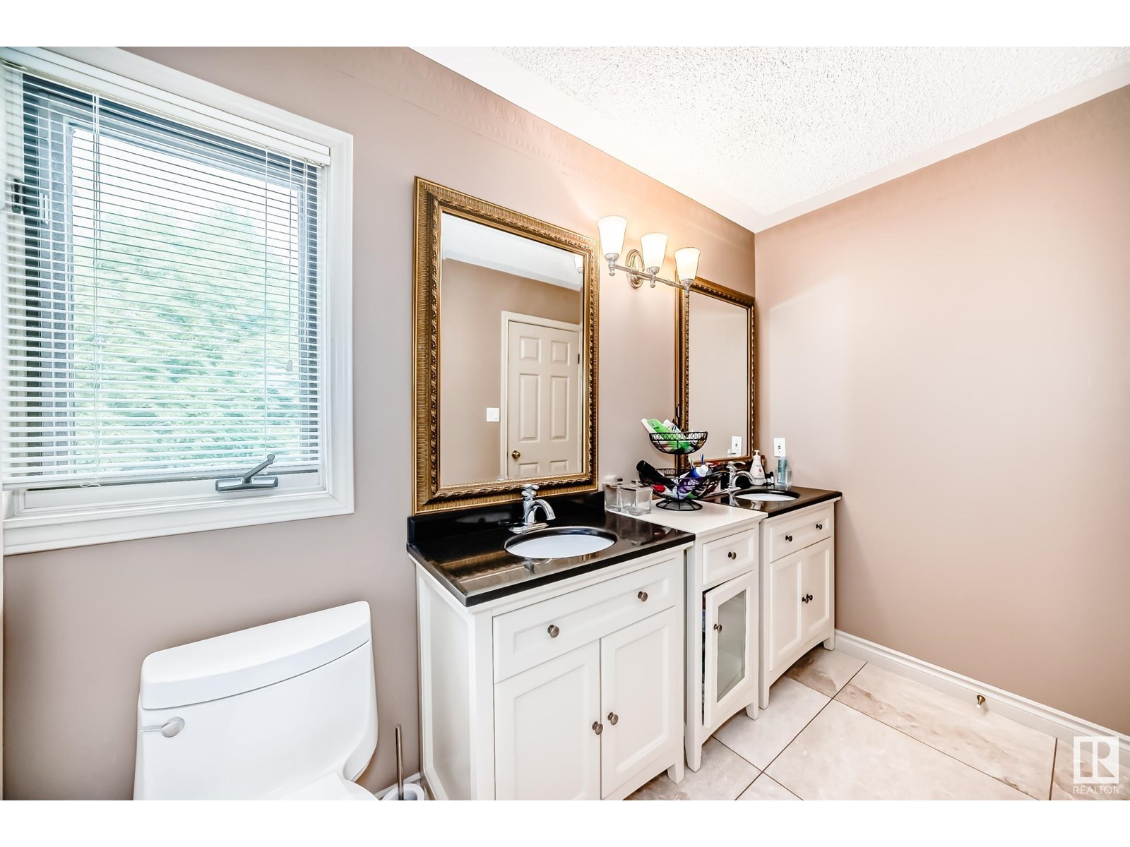 Photo 46 of 17416 53 Av Nw, Edmonton AB