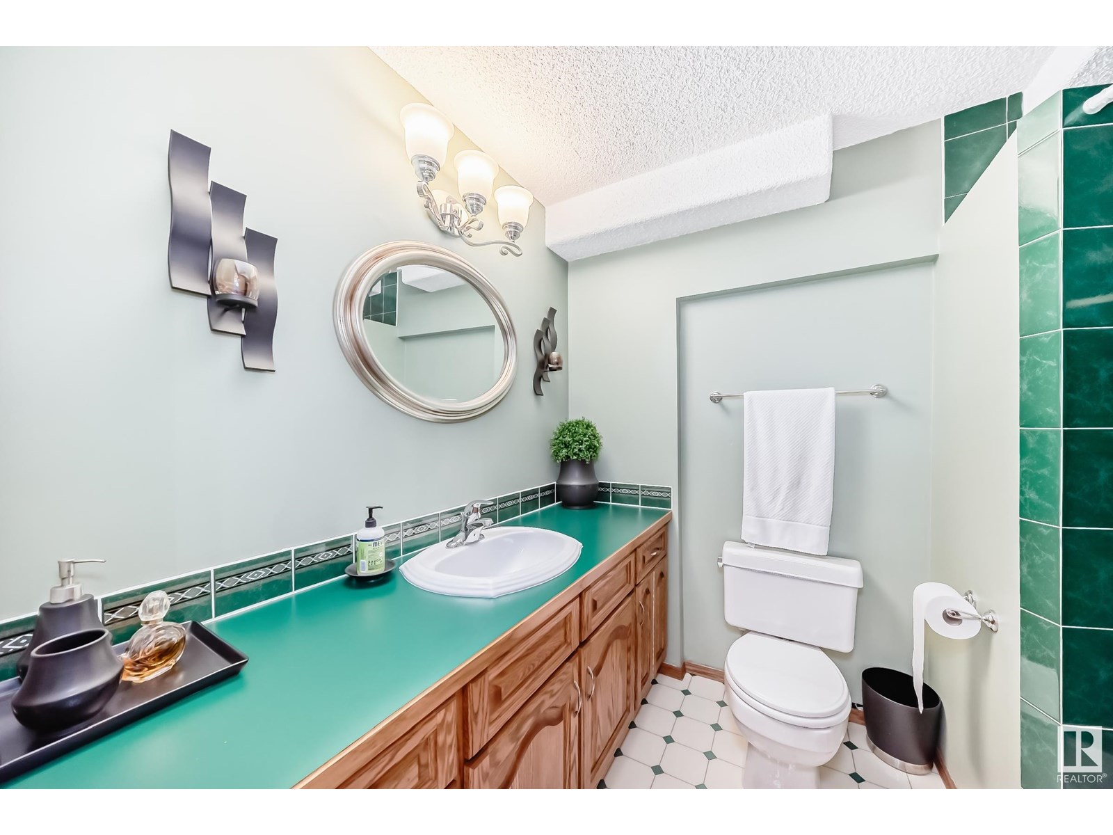 Photo 58 of 17416 53 Av Nw, Edmonton AB