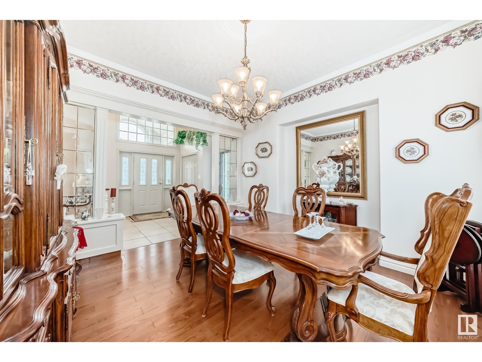 Photo 9 of 17416 53 Av Nw, Edmonton AB