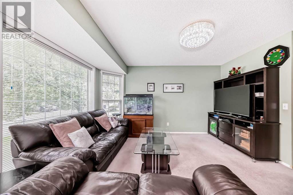 Single Family House for Sale in  Country Hills Manor NW Country Hills Calgary 