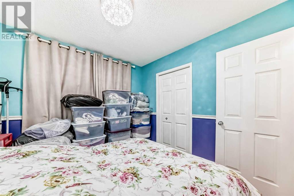 Single Family House for Sale in  Country Hills Manor NW Country Hills Calgary 