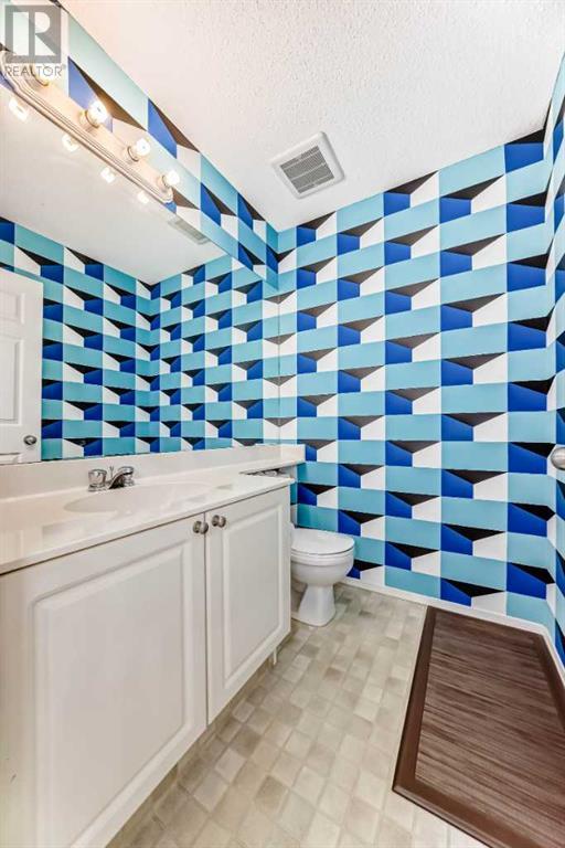 Single Family House for Sale in  Country Hills Manor NW Country Hills Calgary 