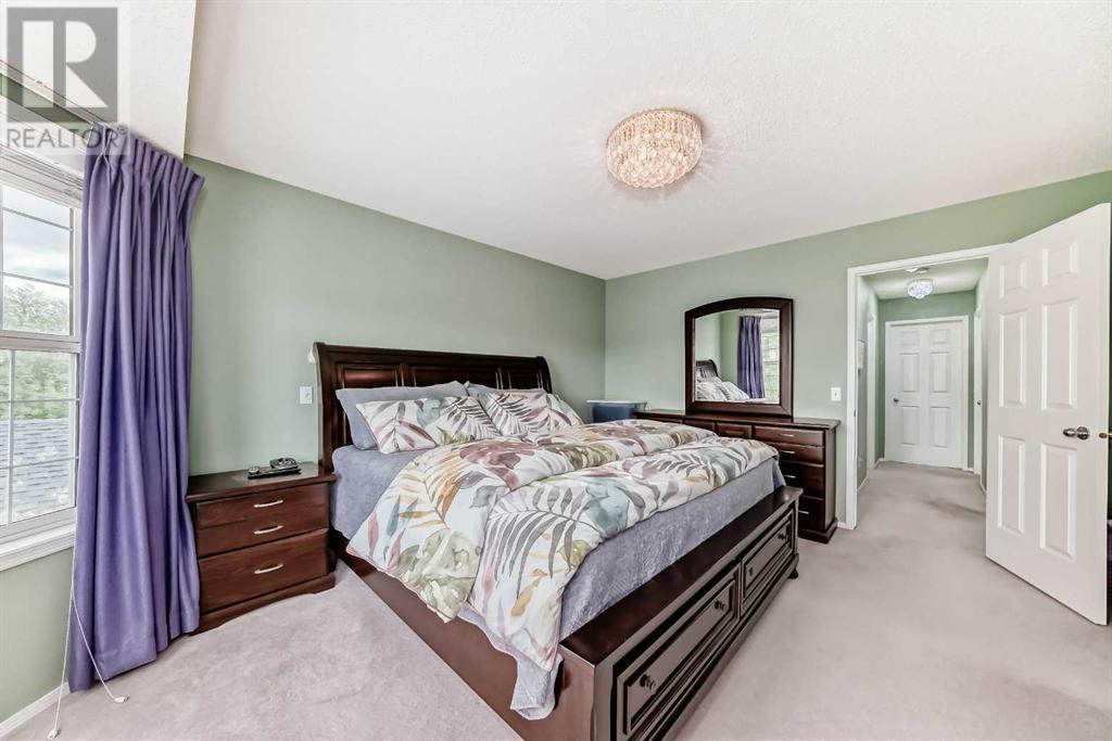 Single Family House for Sale in  Country Hills Manor NW Country Hills Calgary 