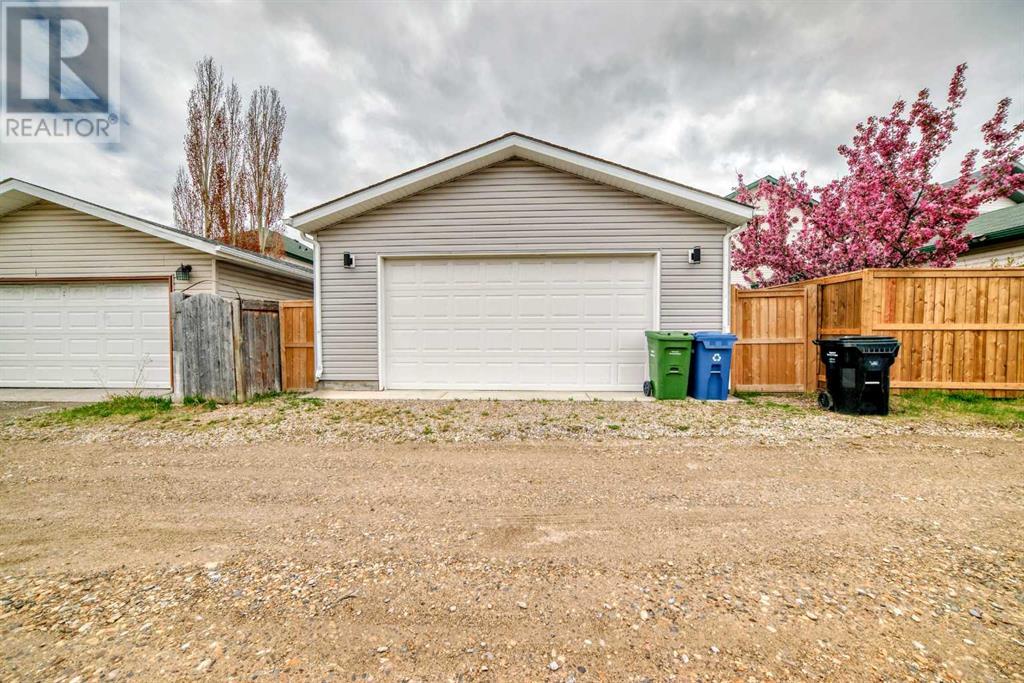 Single Family House for Sale in  Country Hills Manor NW Country Hills Calgary 