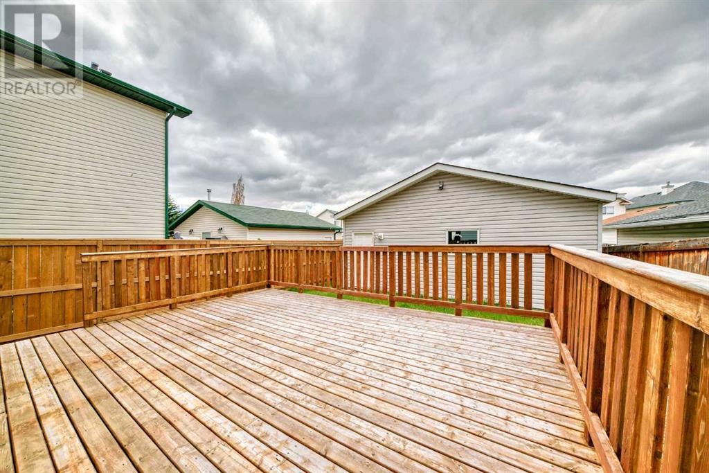 28 Country Hills Manor NW, Calgary, Alberta