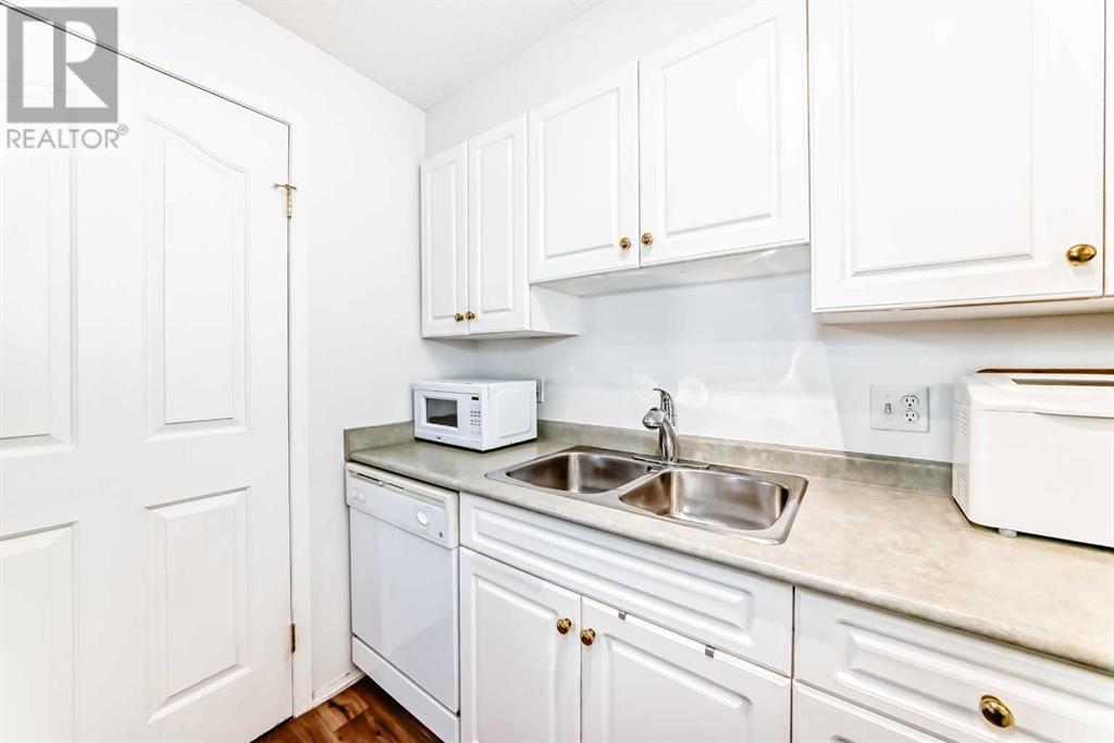 Single Family House for Sale in   Pinecliff Grove NE Pineridge Calgary 