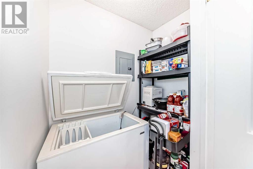 Single Family House for Sale in   Pinecliff Grove NE Pineridge Calgary 
