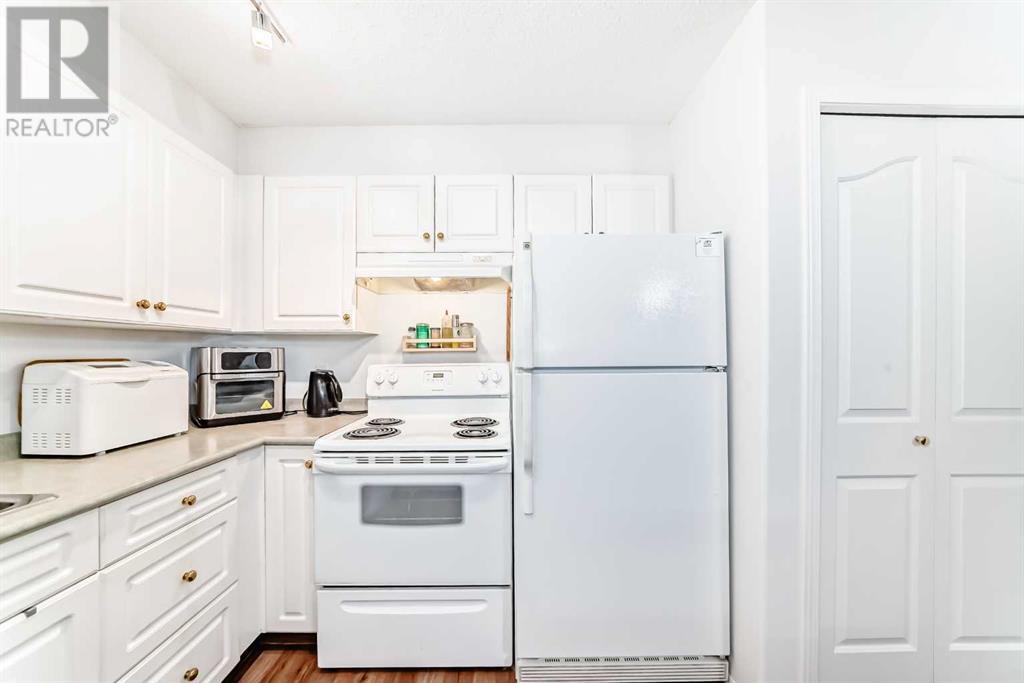 Single Family House for Sale in   Pinecliff Grove NE Pineridge Calgary 