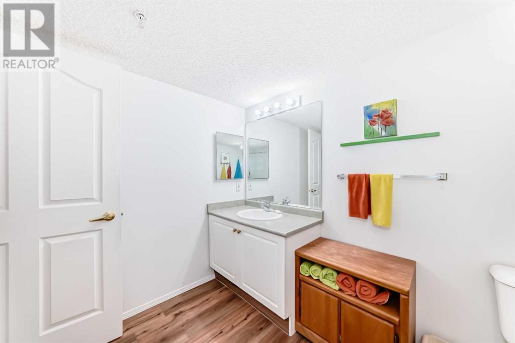 Single Family House for Sale in   Pinecliff Grove NE Pineridge Calgary 