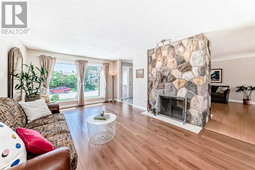 Single Family House Bungalow for Sale in  deercroft Way SE Deer Run Calgary 