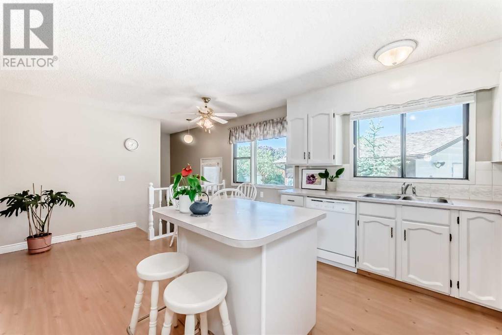 Single Family House Bungalow for Sale in  deercroft Way SE Deer Run Calgary 